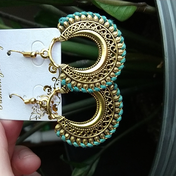 Free With Any Earrings Purchase/Boho Earrings - Picture 9 of 9